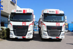 RiWi GmbH - 2 LKWs von vorne